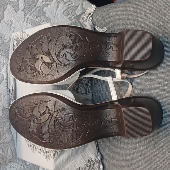 CLONKS ARTISAN COLLECTION SIZE. 11XW. White Women's Sandals by - Picture 5 of 6